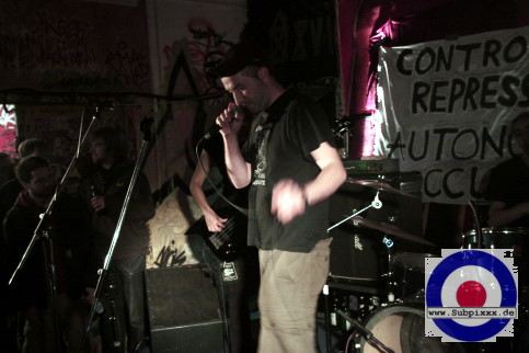 Banda Contro (D)